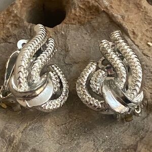 Vintage 50s LISNER Silver TONE Knot CLIP ON  Earrings